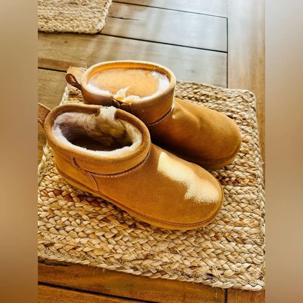 RETRO BearPaw SUPER SHORTY ICED COFFEE ankle boots; Size 4-5. NWOT!